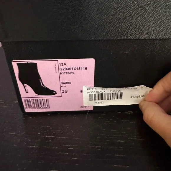 Chanel black leather faux pearls ankle boots - Picture 14 of 14